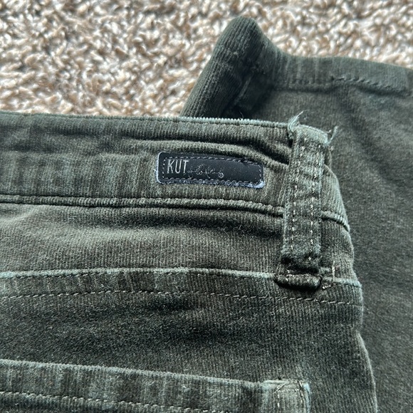 Kut from the Kloth Karen Baby Bootcut Olive green corduroy pant size 6 - Picture 9 of 10